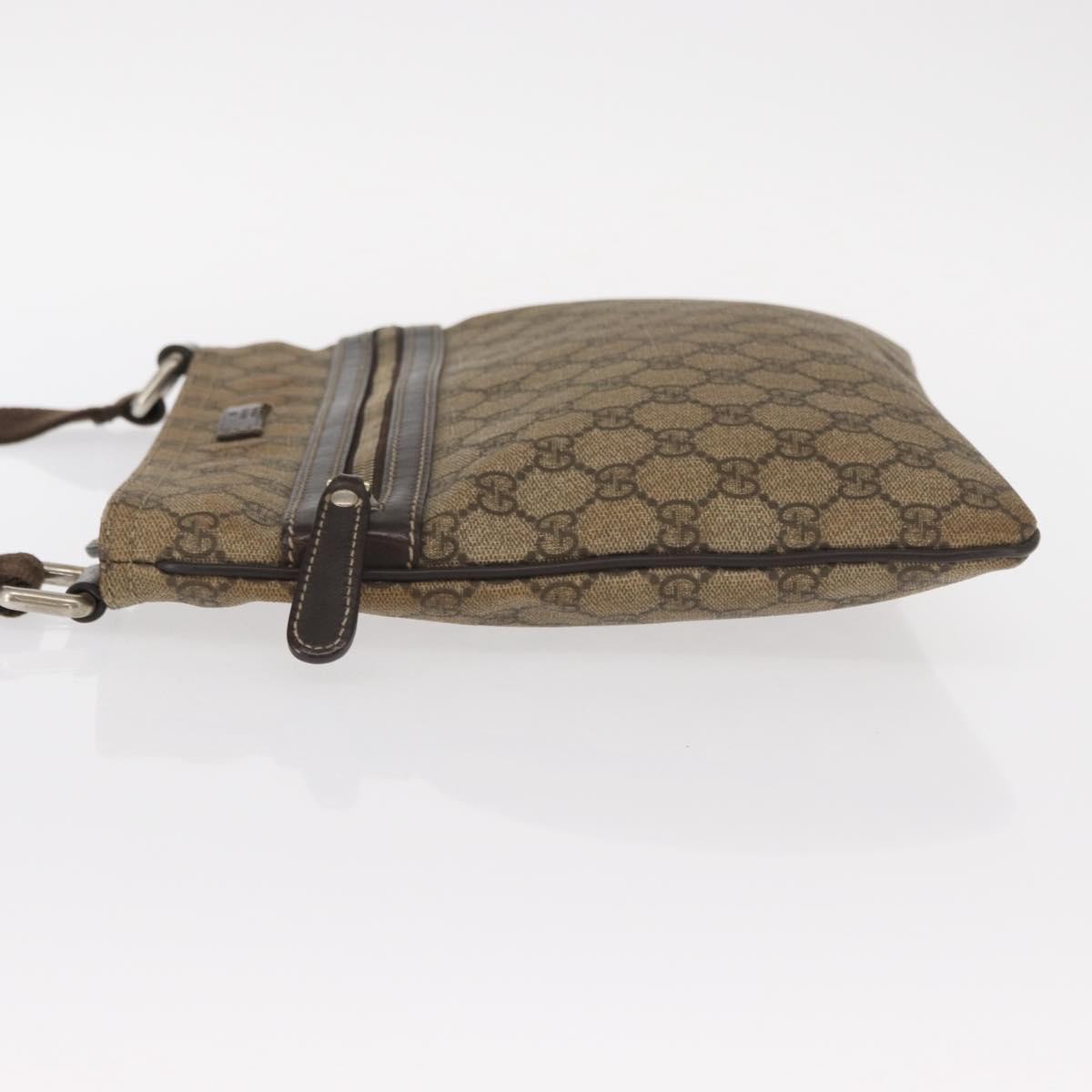 Gucci Flat Messenger Bag Beige Good condition - Model View