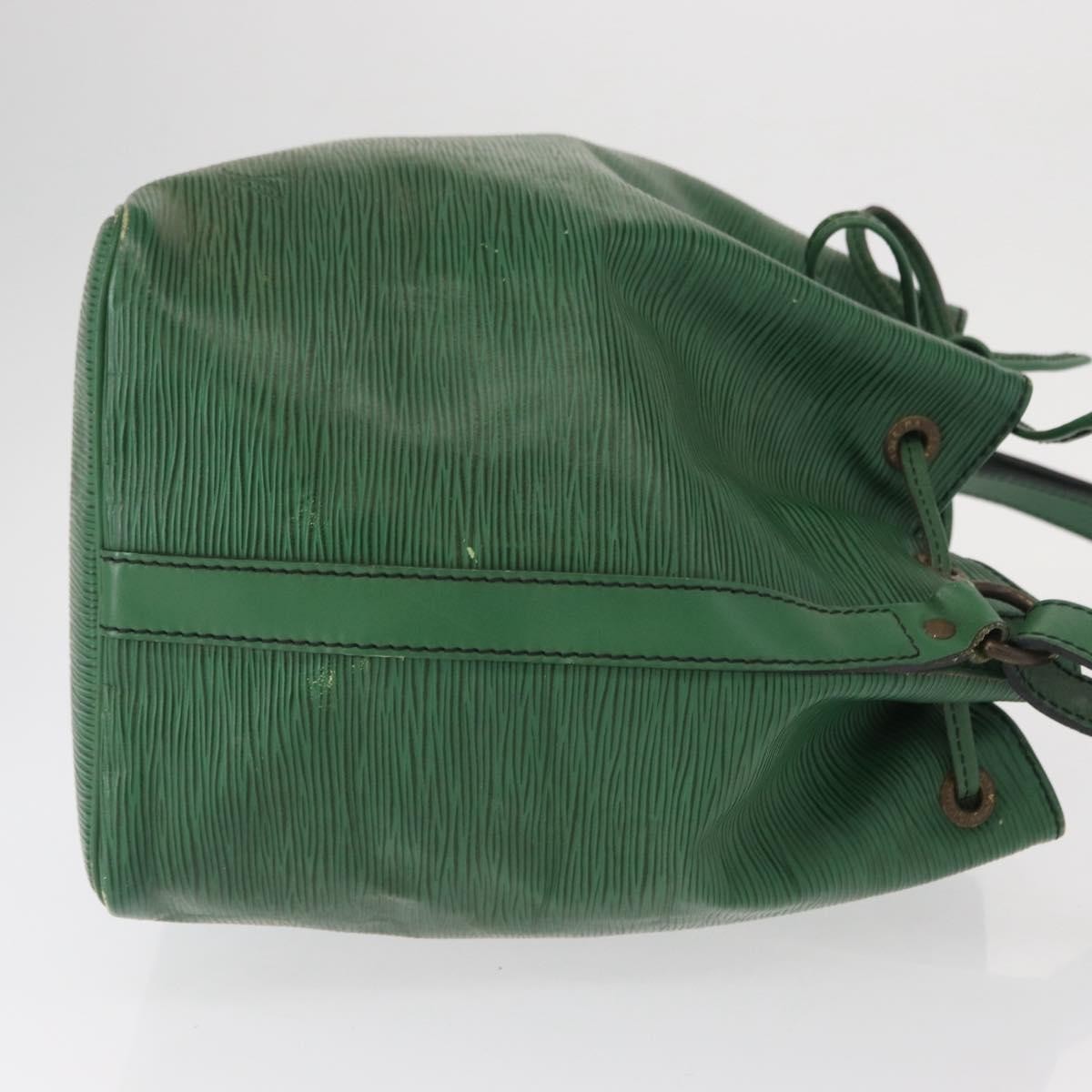 Louis Vuitton Petit Noe Handbag Green Leather Good condition - Inside View