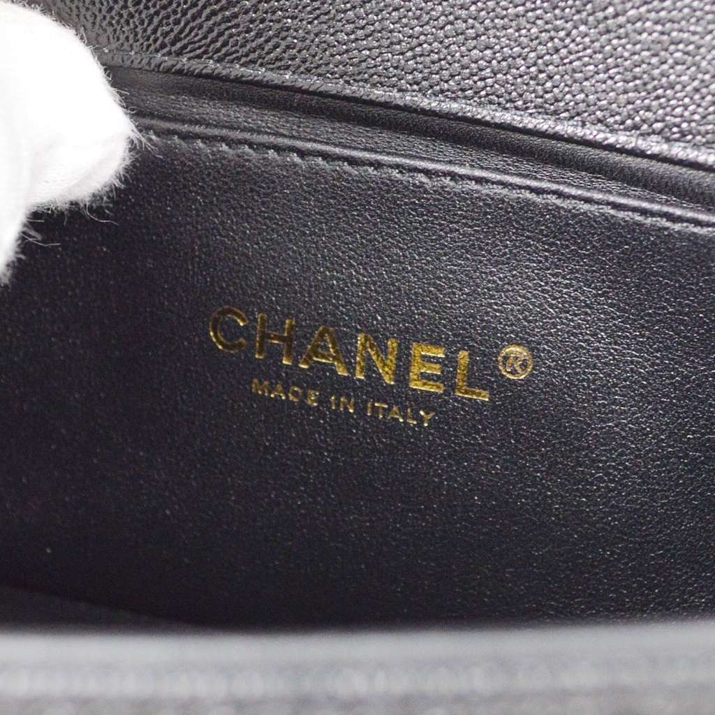 Chanel Boy Flap Bag Black Leather Good condition - Model View