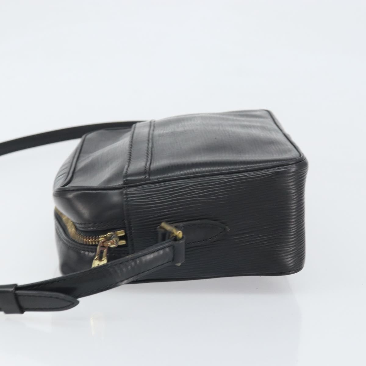 Louis Vuitton Trocadero Handbag Black Leather Good condition - Model View