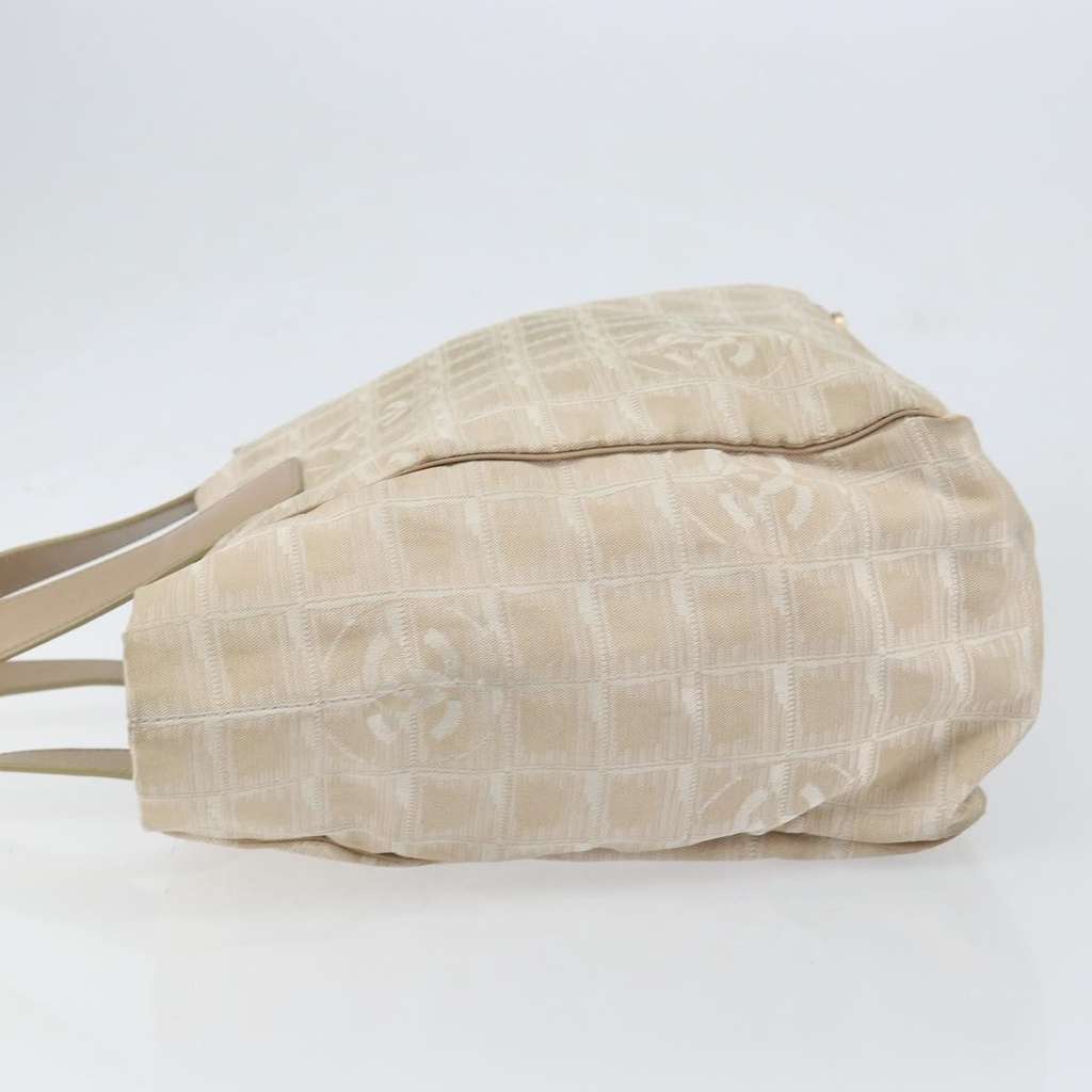 Chanel Travel Line Tote Beige Good condition - Model View