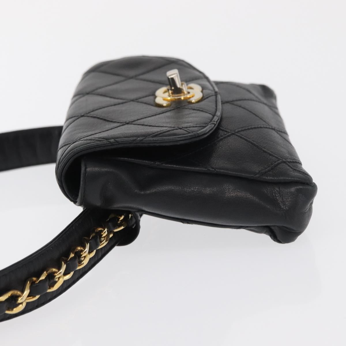 Chanel Vintage CC Flap Waist Bag Black Leather Good condition - Model View