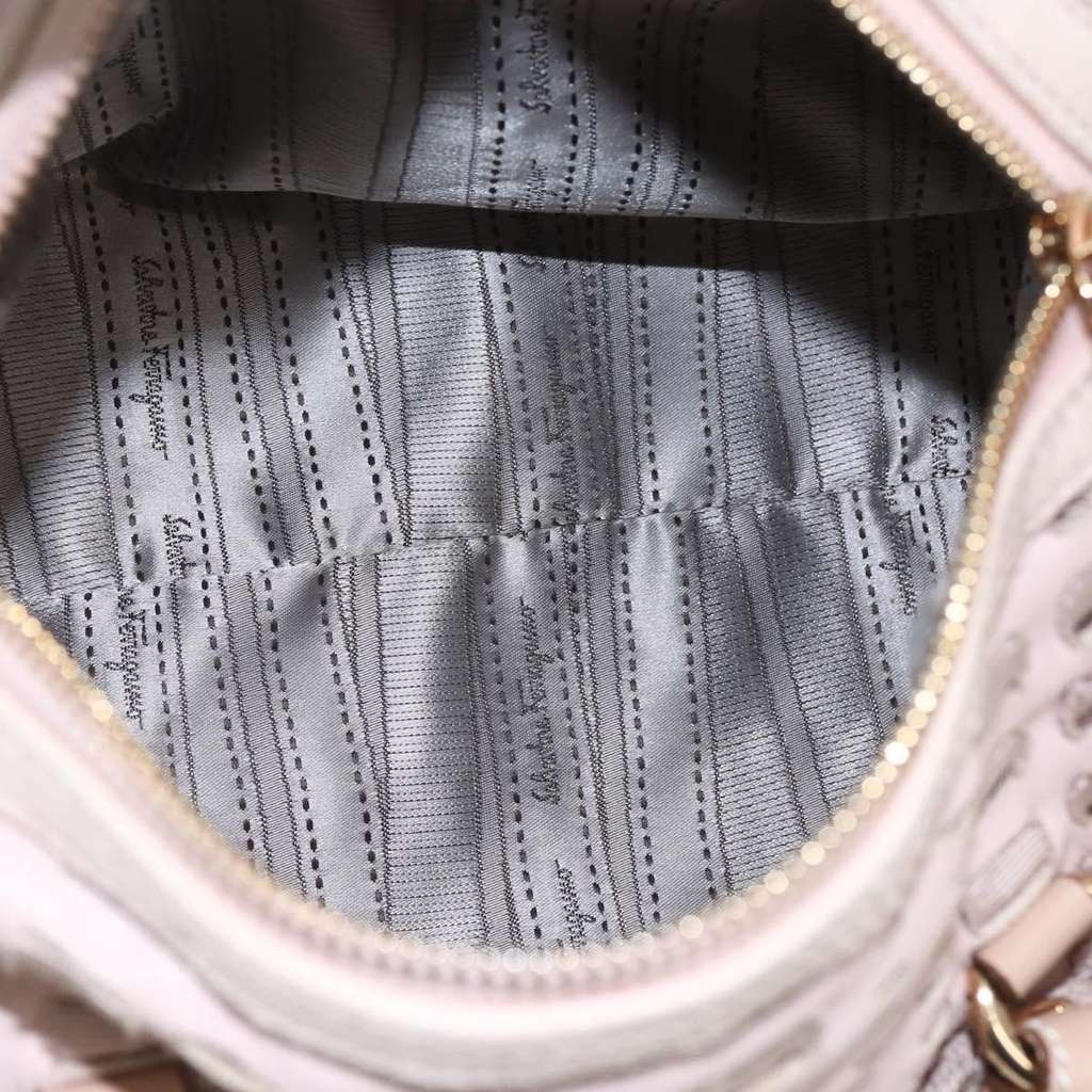 Salvatore Ferragamo Vala Handbag Pink Leather Good condition - Box View