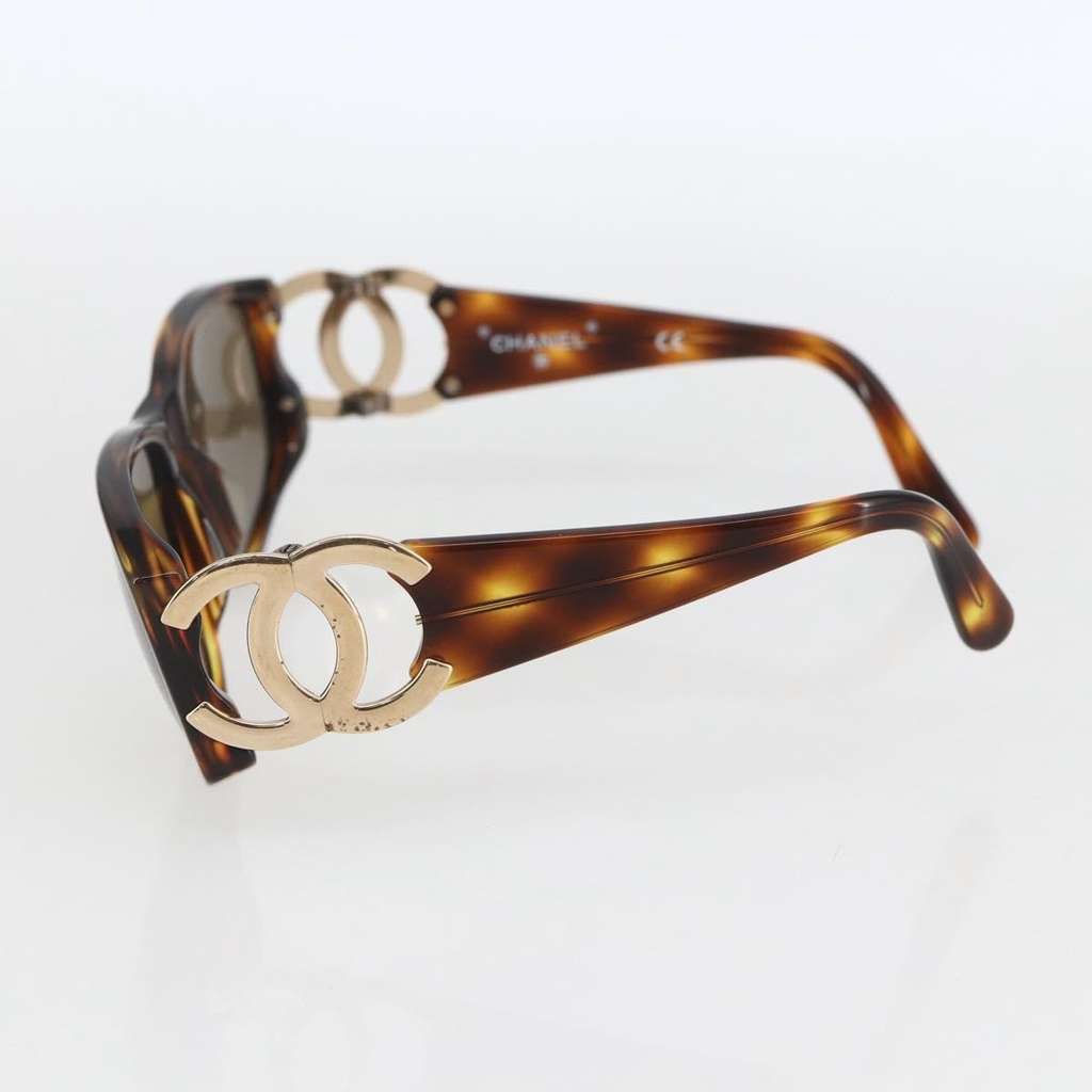 Chanel Logo CC Sunglasses Brown Plastic Good condition - Model View