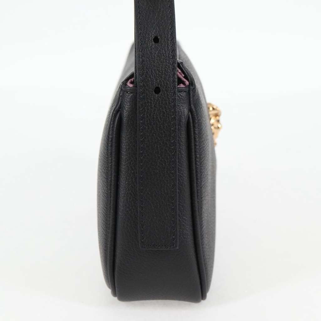 Versace Medusa Shoulder Bag Gold Leather Very good condition - Model View