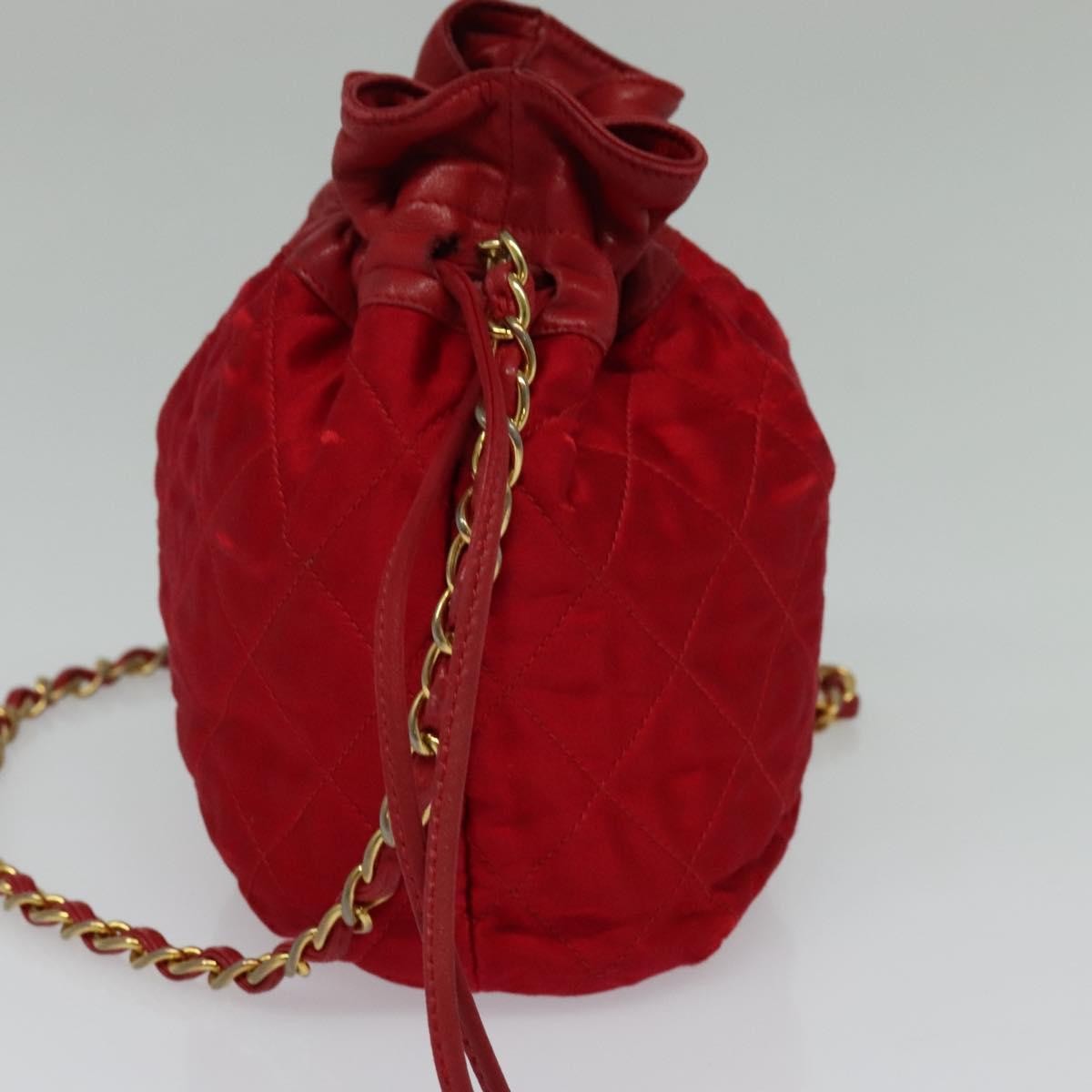 Chanel Vintage Drawstring Bucket Bag Red Satin Good condition - Model View