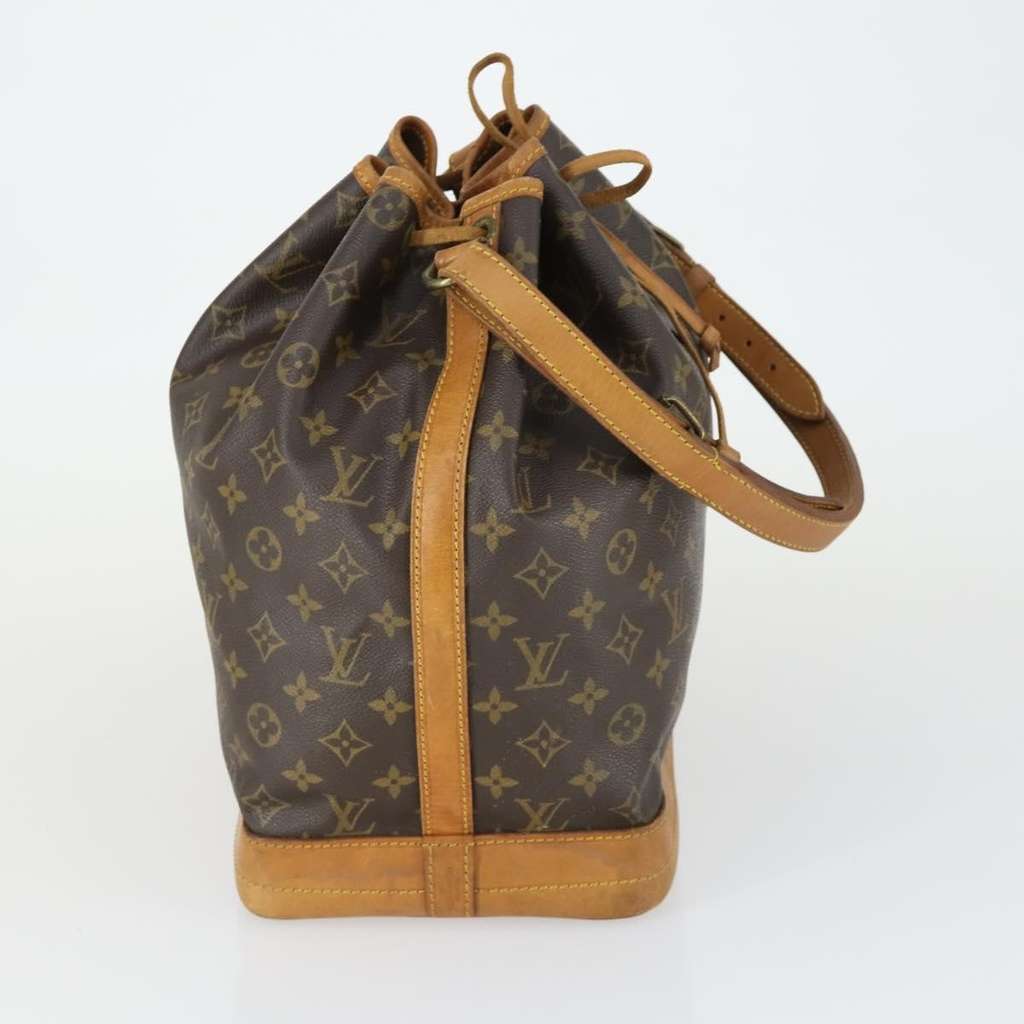 Louis Vuitton Noe Handbag Brown Canvas Fair condition - Model View