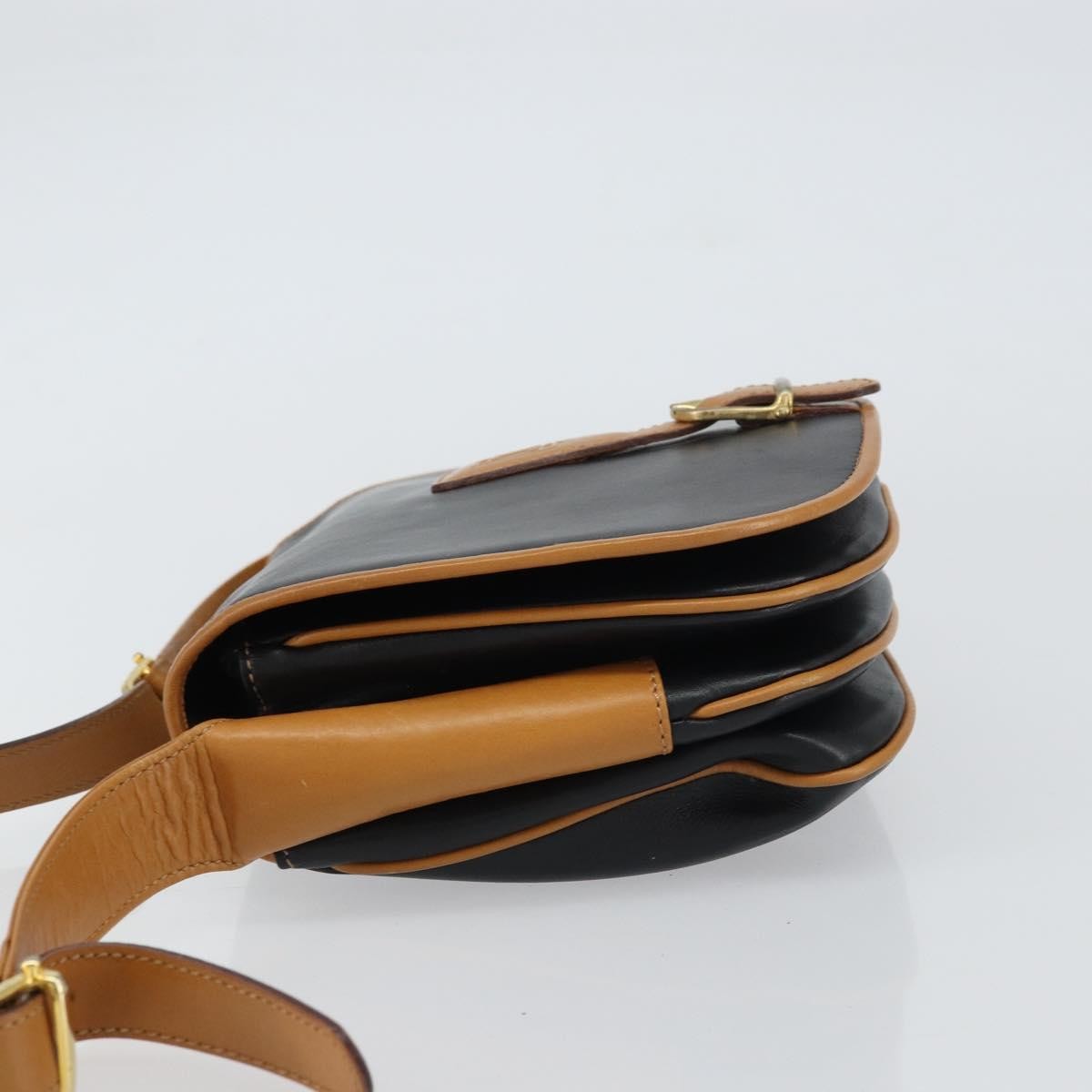 Celine Vintage Shoulder Bag Black Leather Good condition - Model View