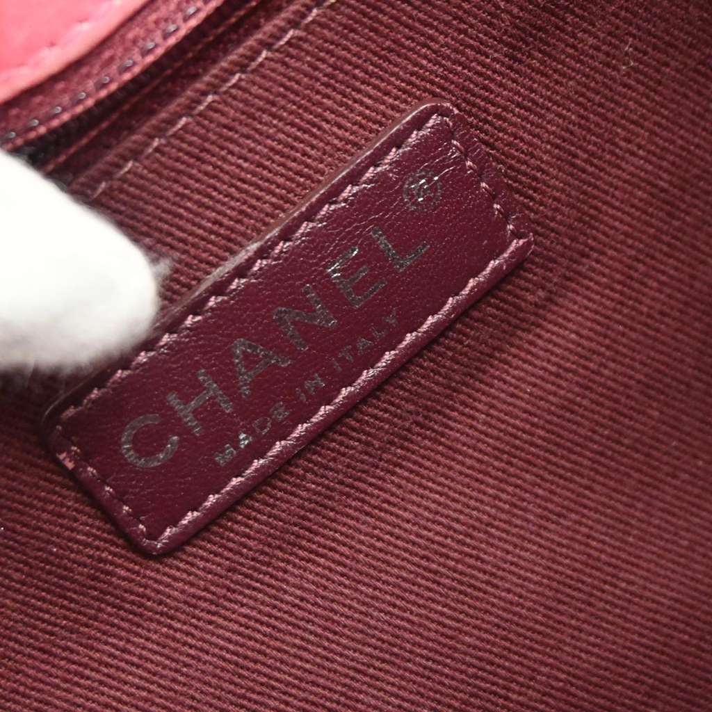 Chanel Flower Power Messenger Bag Other Suede Good condition - Model View