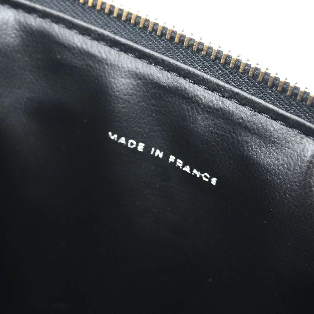 Chanel Vintage Timeless Cosmetic Case Black Leather Good condition - Model View