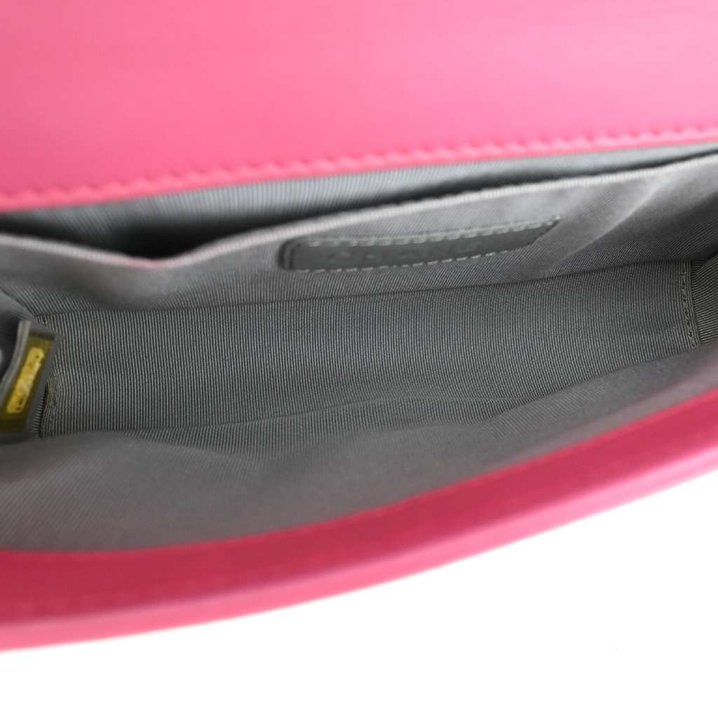 Chanel Boy Flap Bag Pink Leather Good condition - Inside View