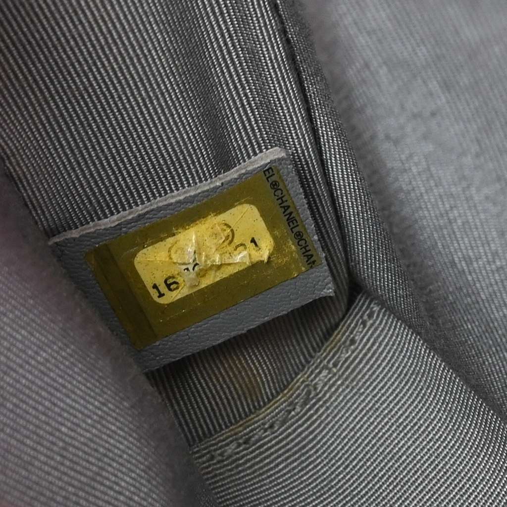 Chanel Boy Flap Bag Pink Leather Good condition - Box View