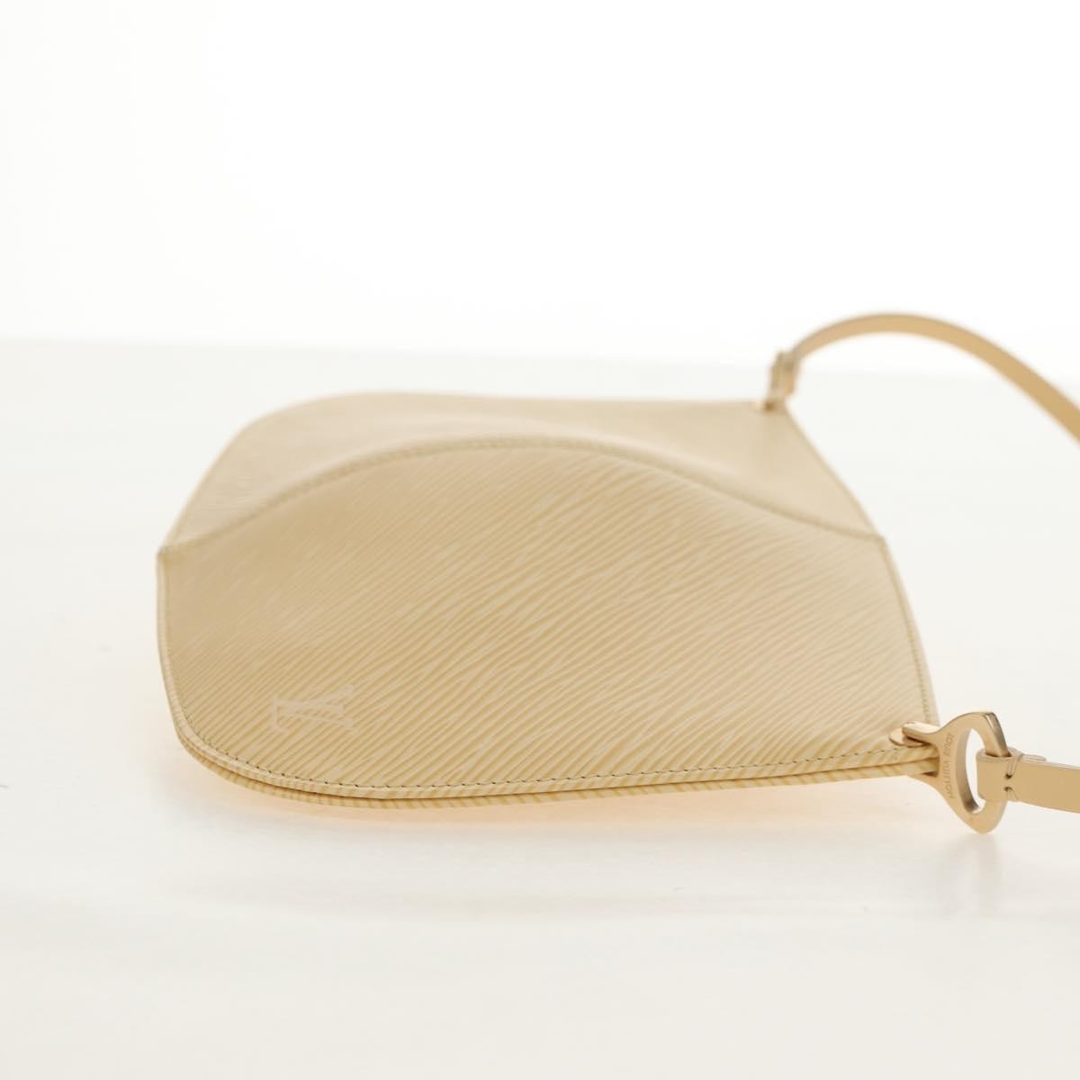 Louis Vuitton Demi Lune Pochette Beige Leather Very good condition - Model View