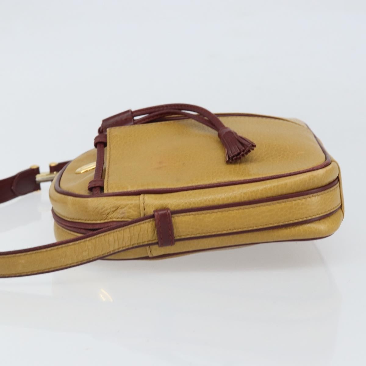 Cartier Tasseled Must de Cartier Crossbody Bag Yellow Leather Good condition - Model View