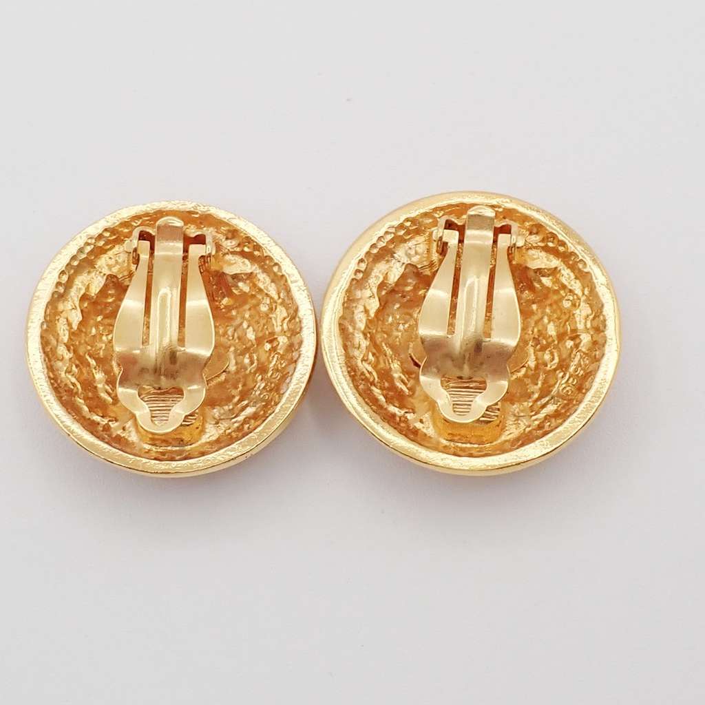 Chanel Vintage CC Crest Round Clip-On Earrings Gold Good condition - Back View