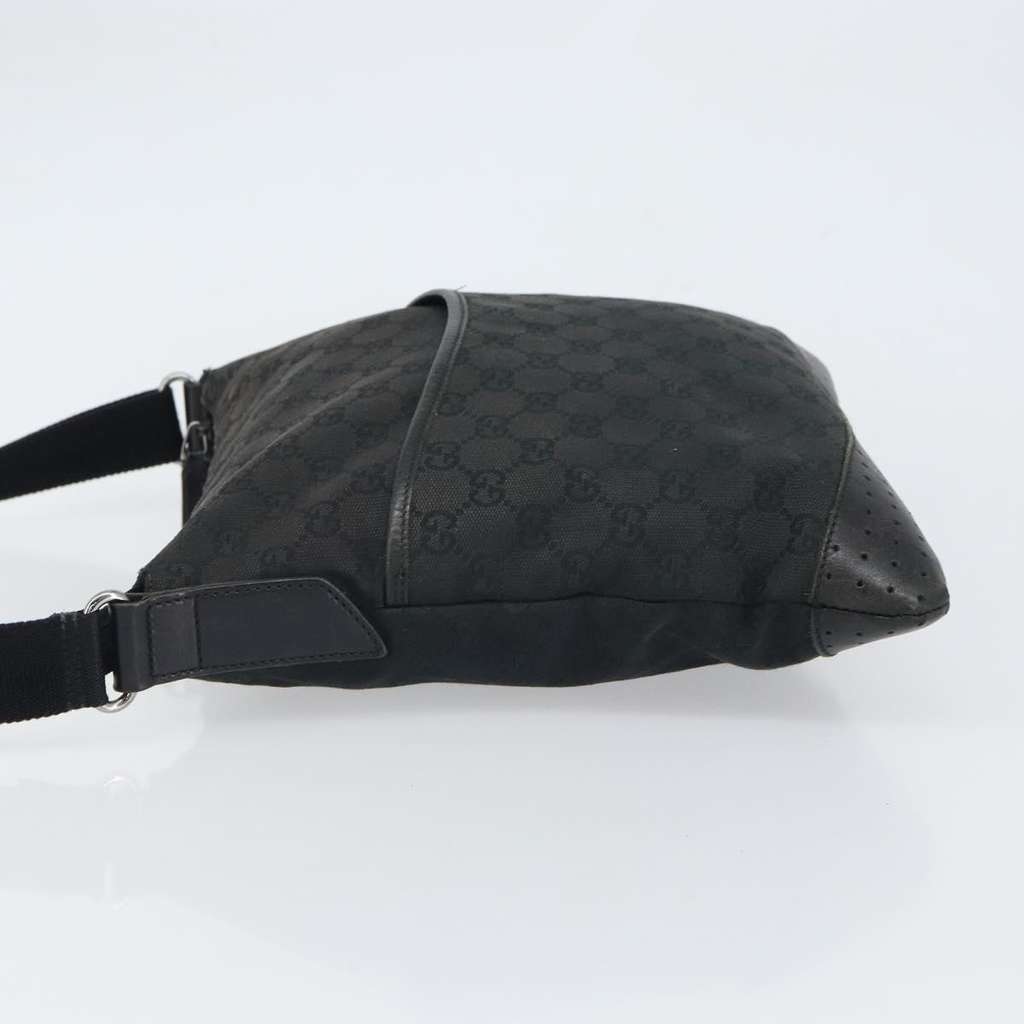 Gucci Zip Messenger Bag Black Canvas Fair condition - Model View