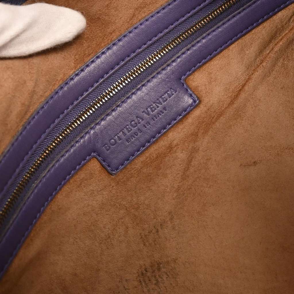 Bottega Veneta Veneta Hobo Purple Leather Good condition - Model View