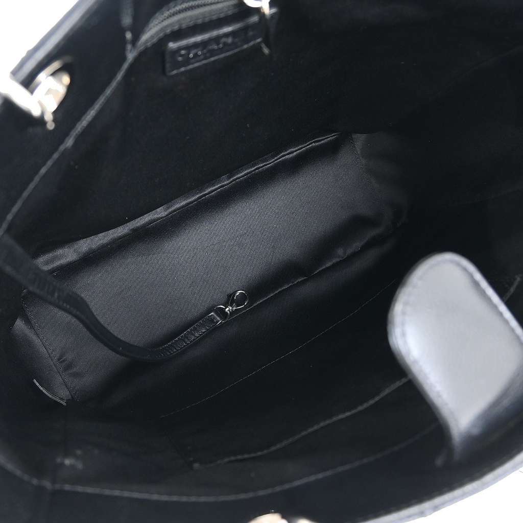 Chanel Petite Shopping Tote Black Leather Good condition - Inside View