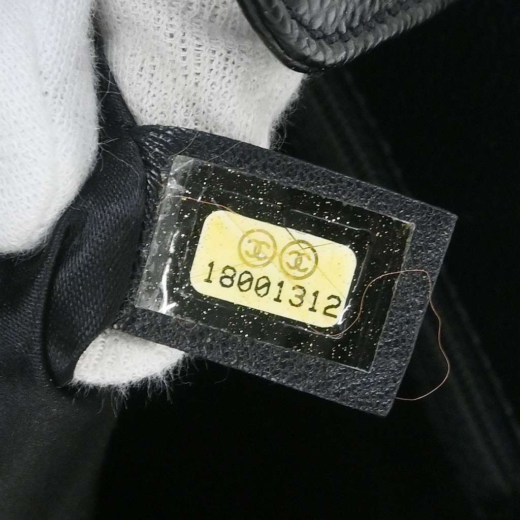 Chanel Petite Shopping Tote Black Leather Good condition - Box View