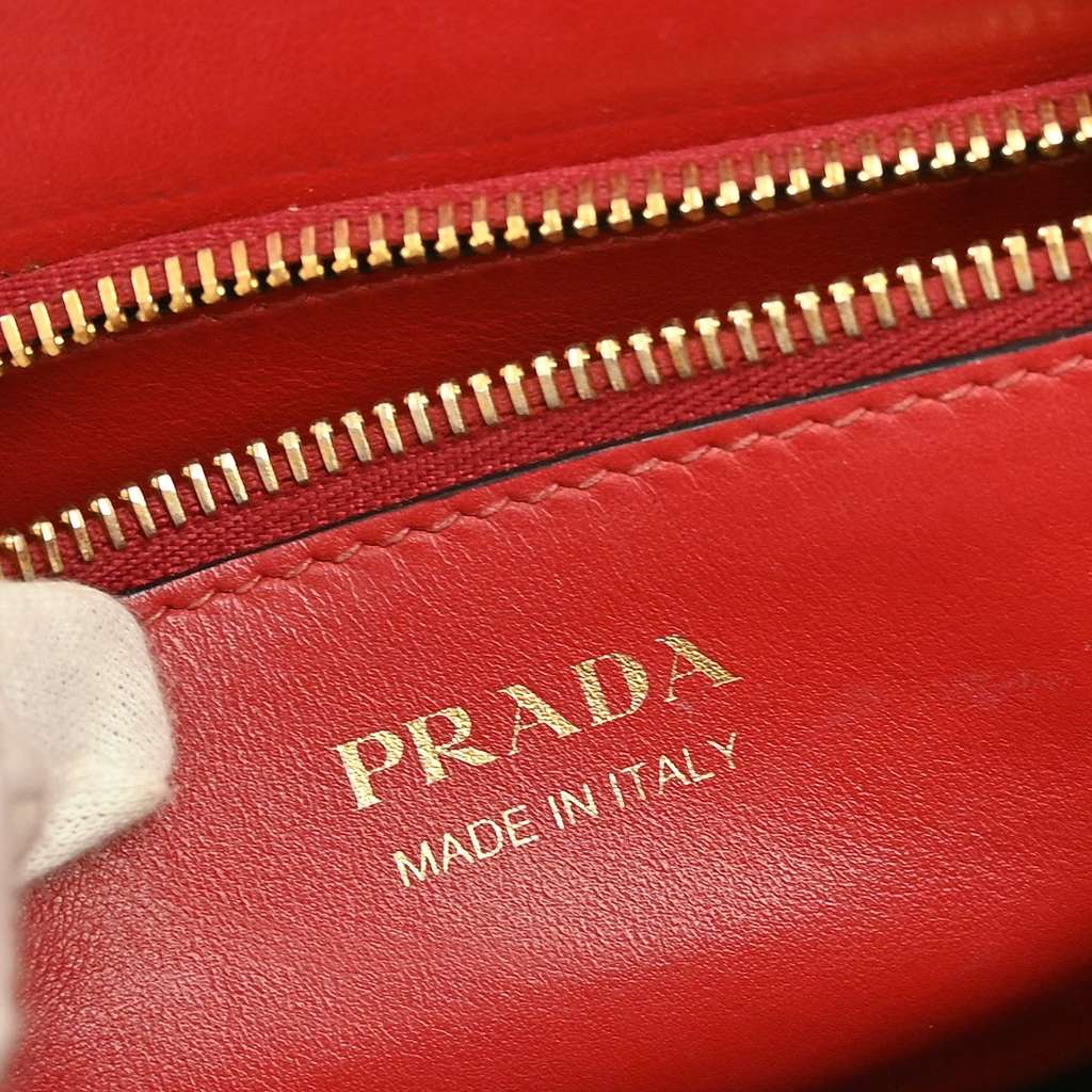 Prada Paradigme Tote Red Leather Good condition - Model View