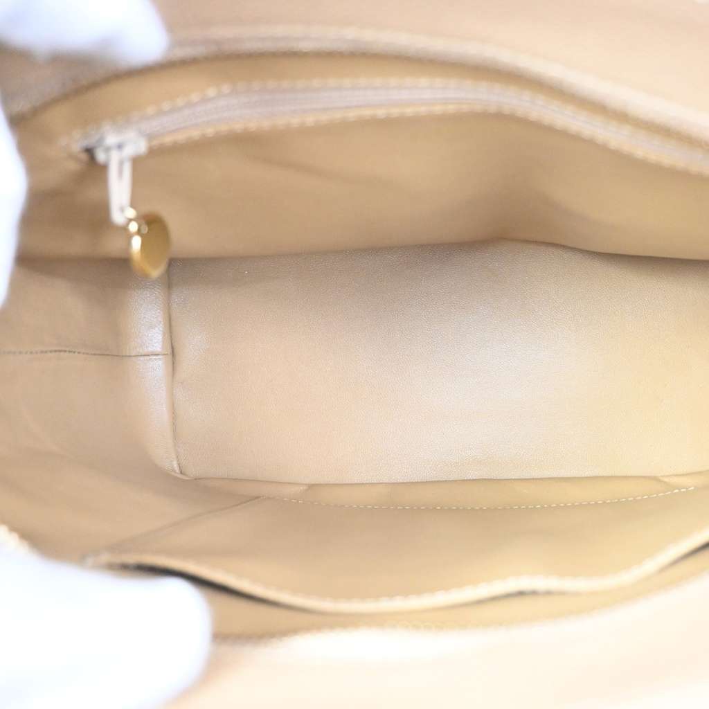 Chanel Medallion Tote Beige Leather Good condition - Box View