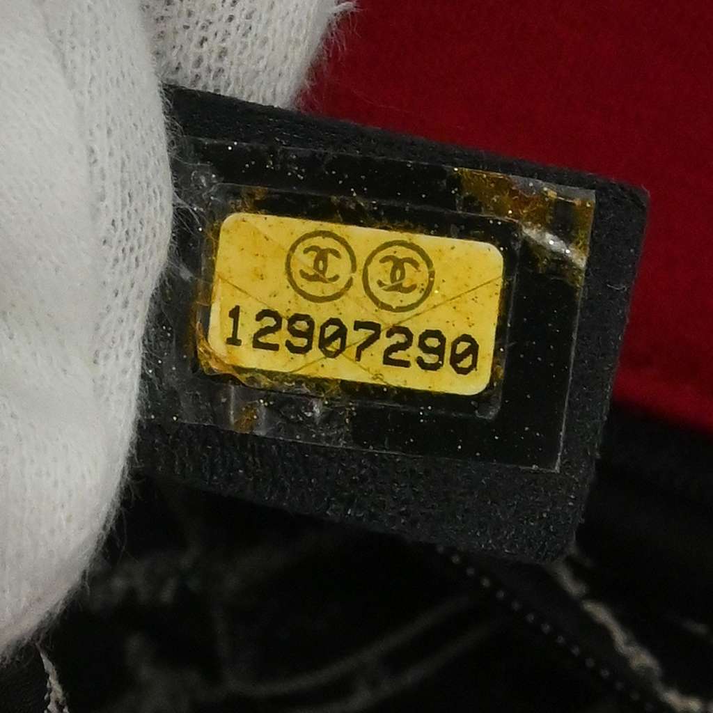 Chanel Vintage Chain Shoulder Bag Red Cotton Good condition - Model View