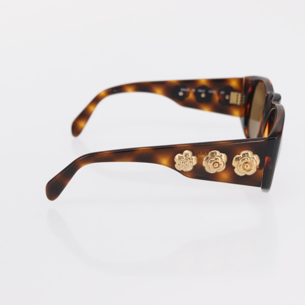 Chanel Camélia sunglasses Brown Plastic Good condition - Model View