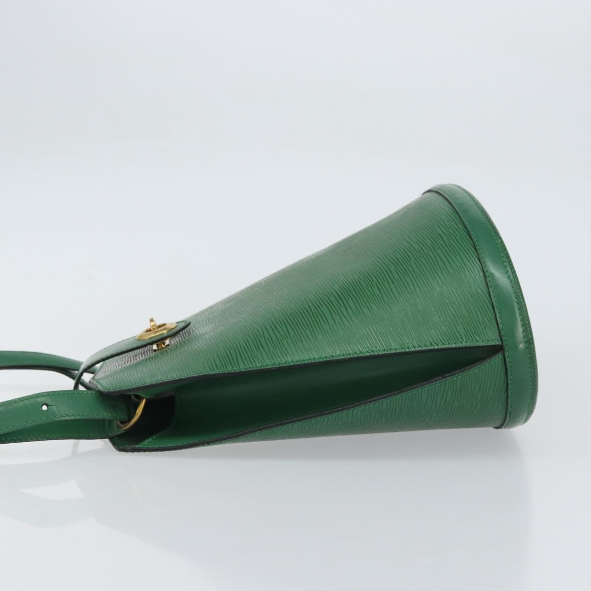 Louis Vuitton Cluny Shoulder Bag Green Leather Good condition - Model View