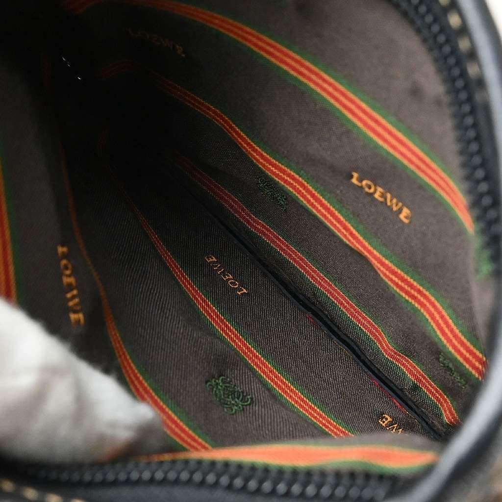 Loewe Velazquez Clutch Bag Brown Leather Good condition - Inside View