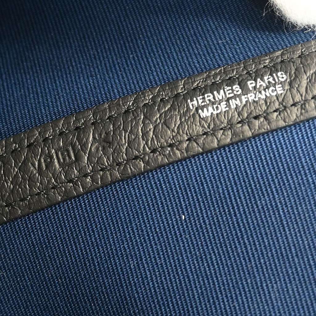 Hermès Garden Party Tote Navy Canvas Good condition - Model View