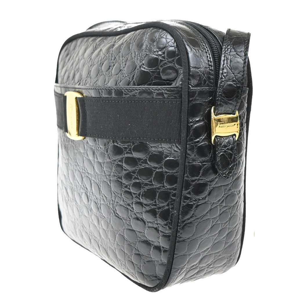 Salvatore Ferragamo Vara shoulder Bag Black Leather Good condition - Model View