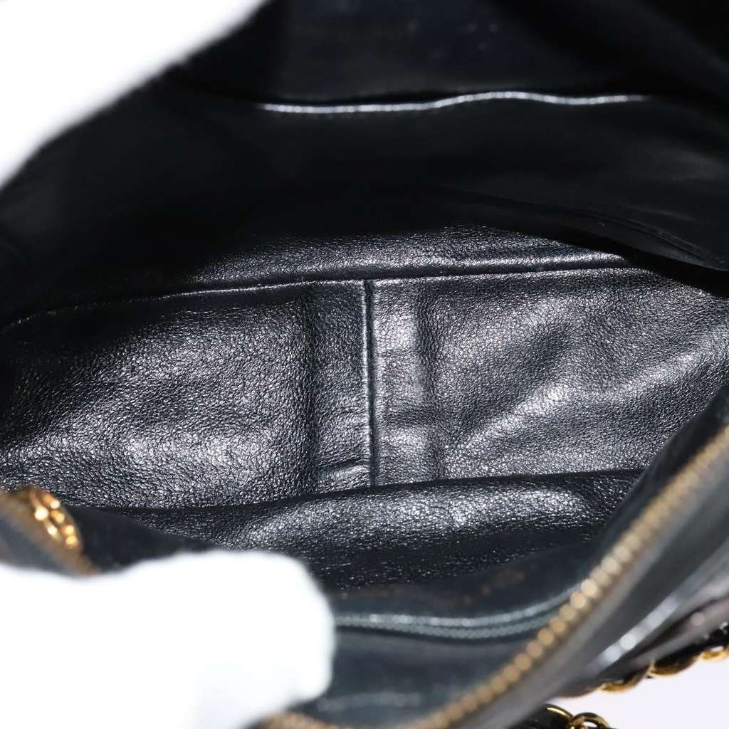 Chanel Vintage Square Front Pocket Camera Bag Black Good condition - Box View