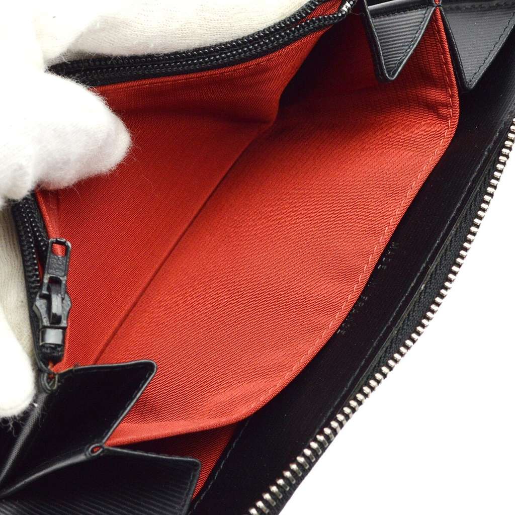 Chanel Travel Line ZIp Around Wallet Black Good condition - Inside View
