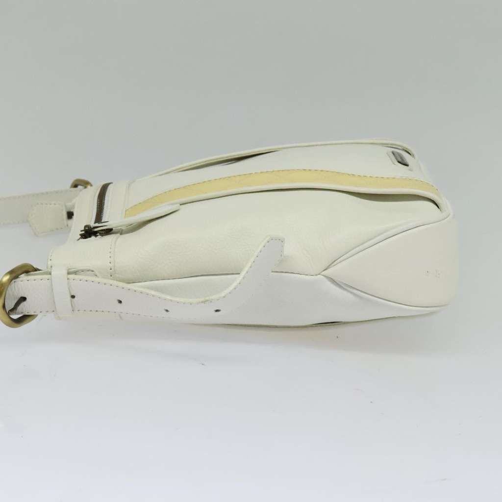 Burberry Shoulder Bag White Leather Good condition - Inside View