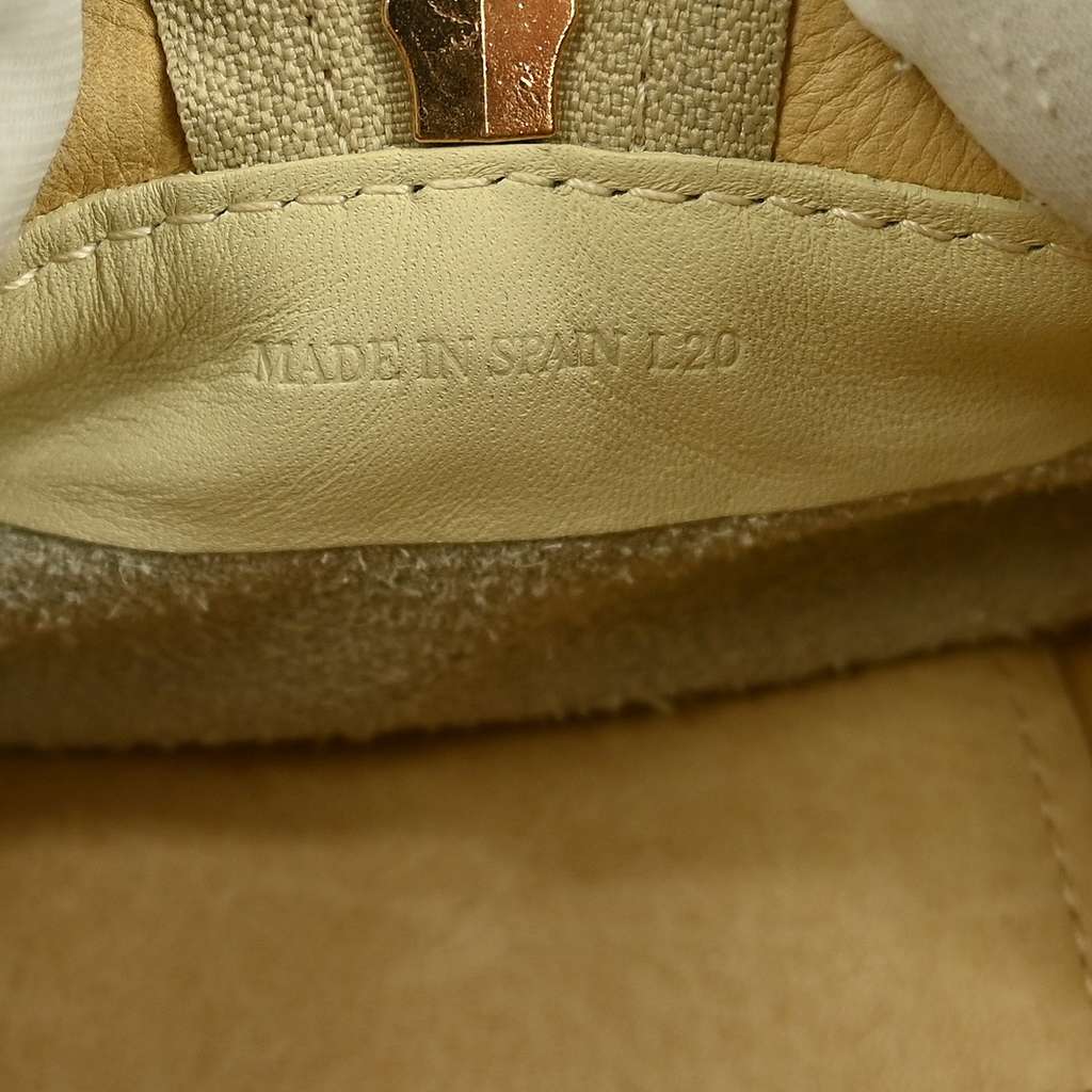 Loewe Amazona Bag Beige Suede Good condition - Model View