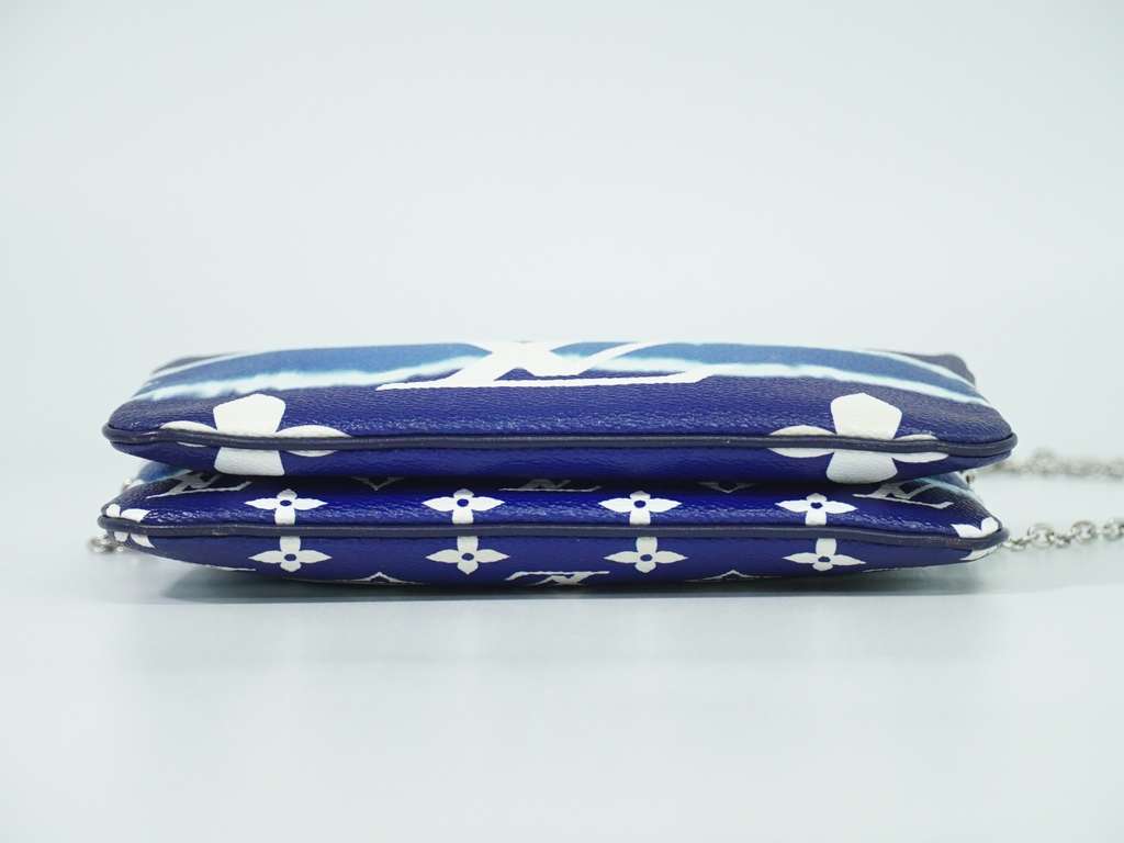 Louis Vuitton Double Zip Pochette Blue Canvas Good condition - Model View