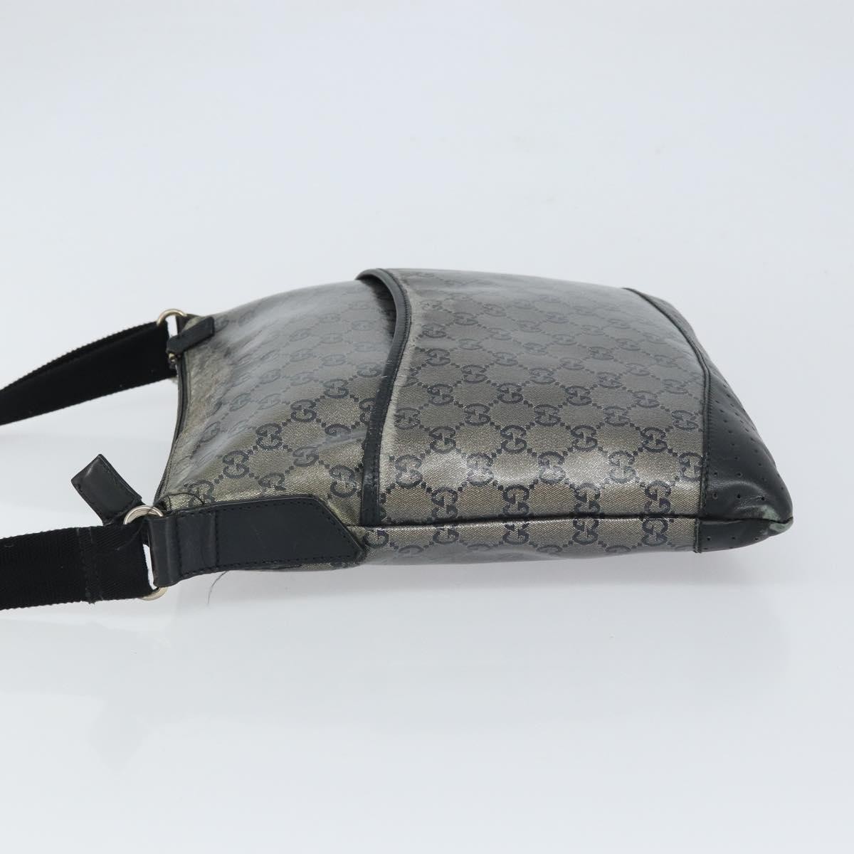 Gucci Zip Messenger Bag Navy Canvas Fair condition - Model View