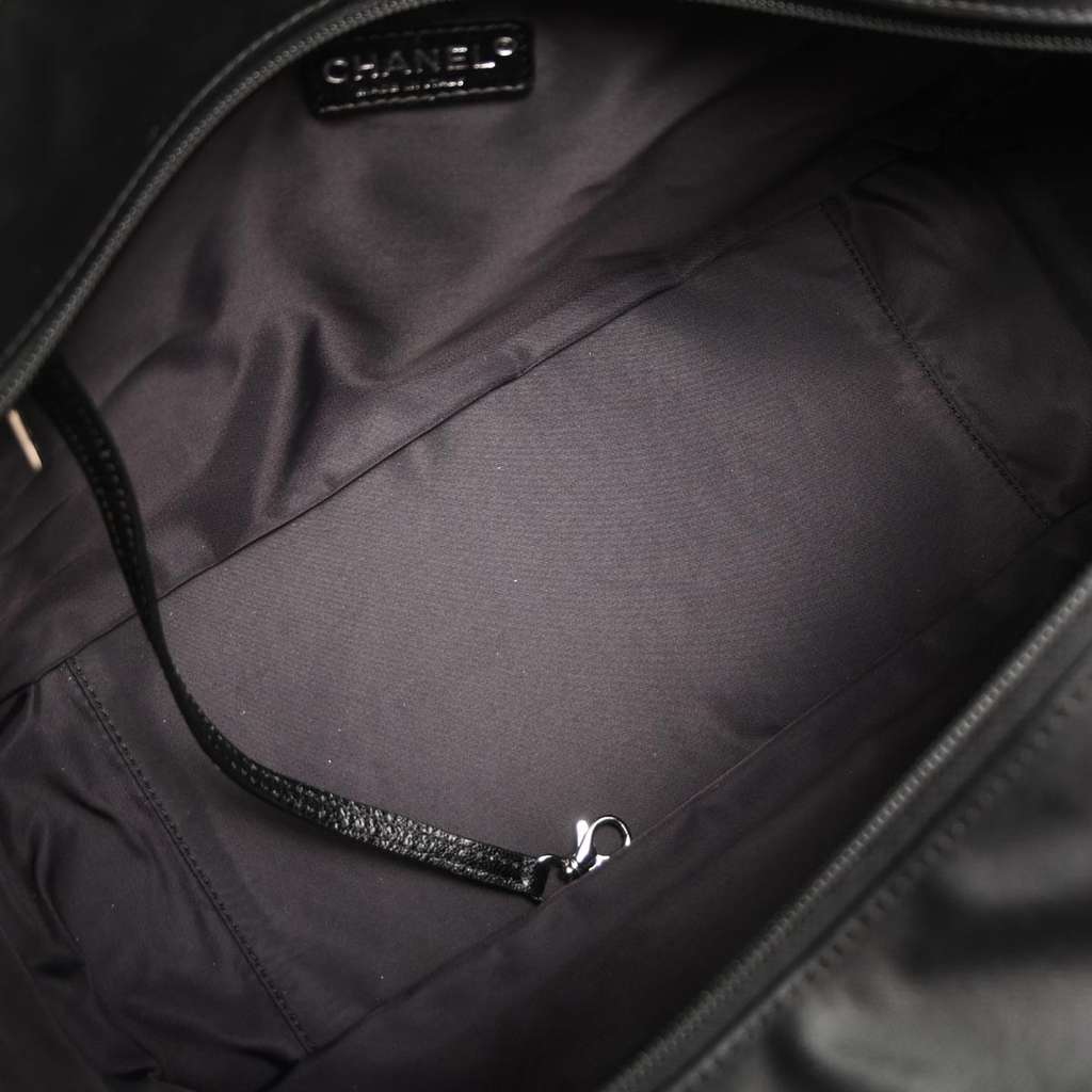 Chanel Biarritz Tote Black Leather Good condition - Inside View