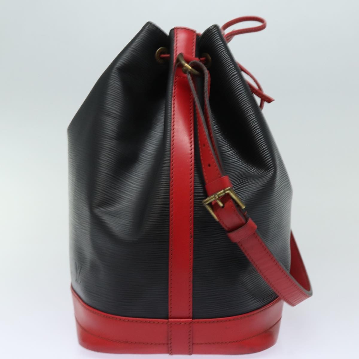 Louis Vuitton Bicolor Petit Noe Handbag Black Leather Good condition - Inside View