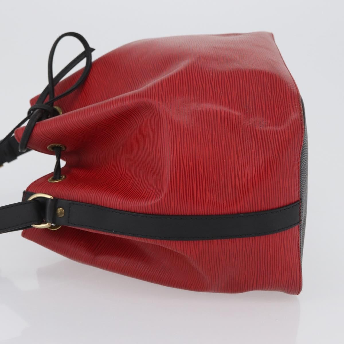 Louis Vuitton Bicolor Petit Noe Handbag Red Leather Good condition - Model View