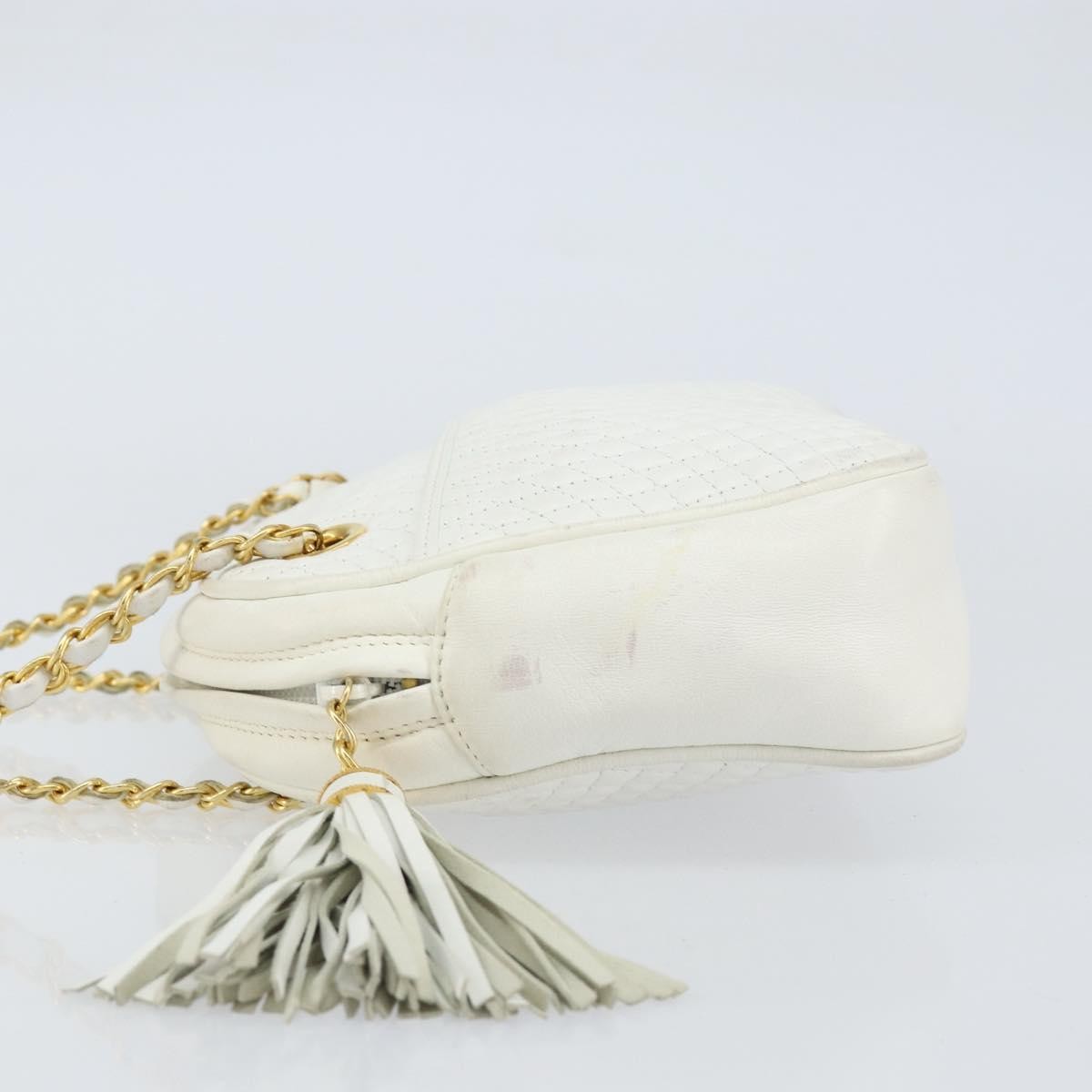 Bally Vintage Chain Shoulder Bag White Leather Good condition - Model View