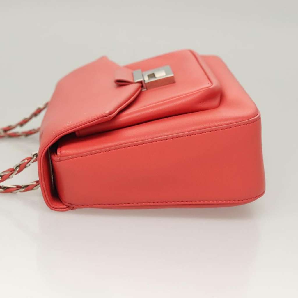 Fendi Be Baguette Flap Bag Pink Leather Good condition - Model View