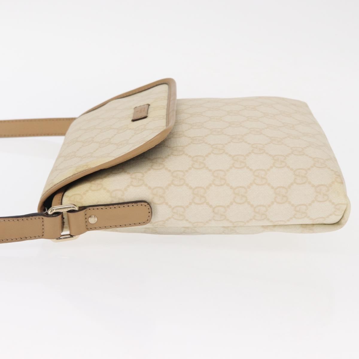 Gucci Flap Messenger White Good condition - Model View