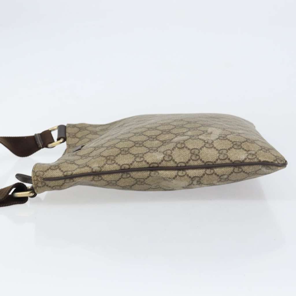 Gucci Zip Top Messenger Bag Beige Good condition - Model View