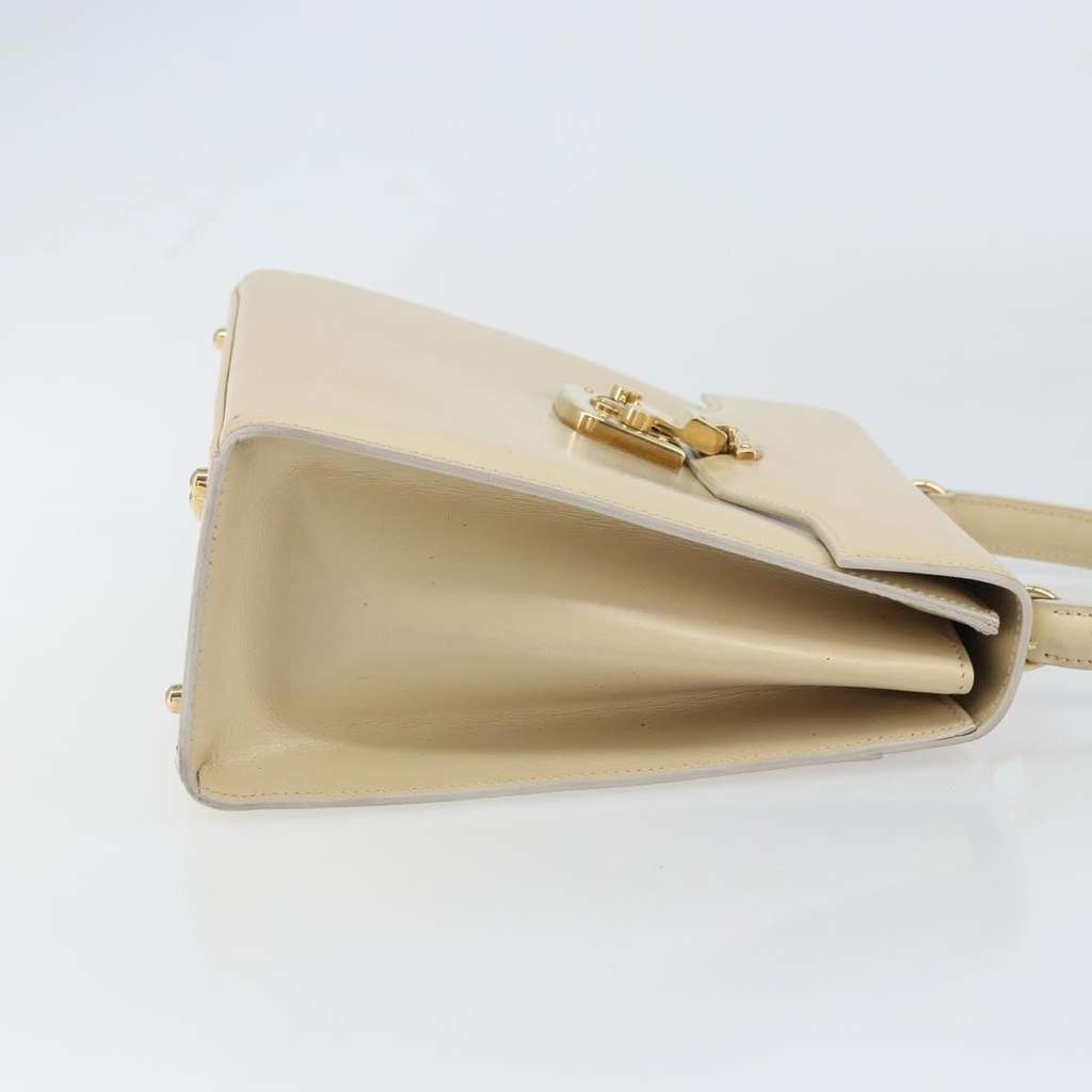 Gucci Vintage Lady Lock Top Handle Bag Beige Leather Good condition - Model View