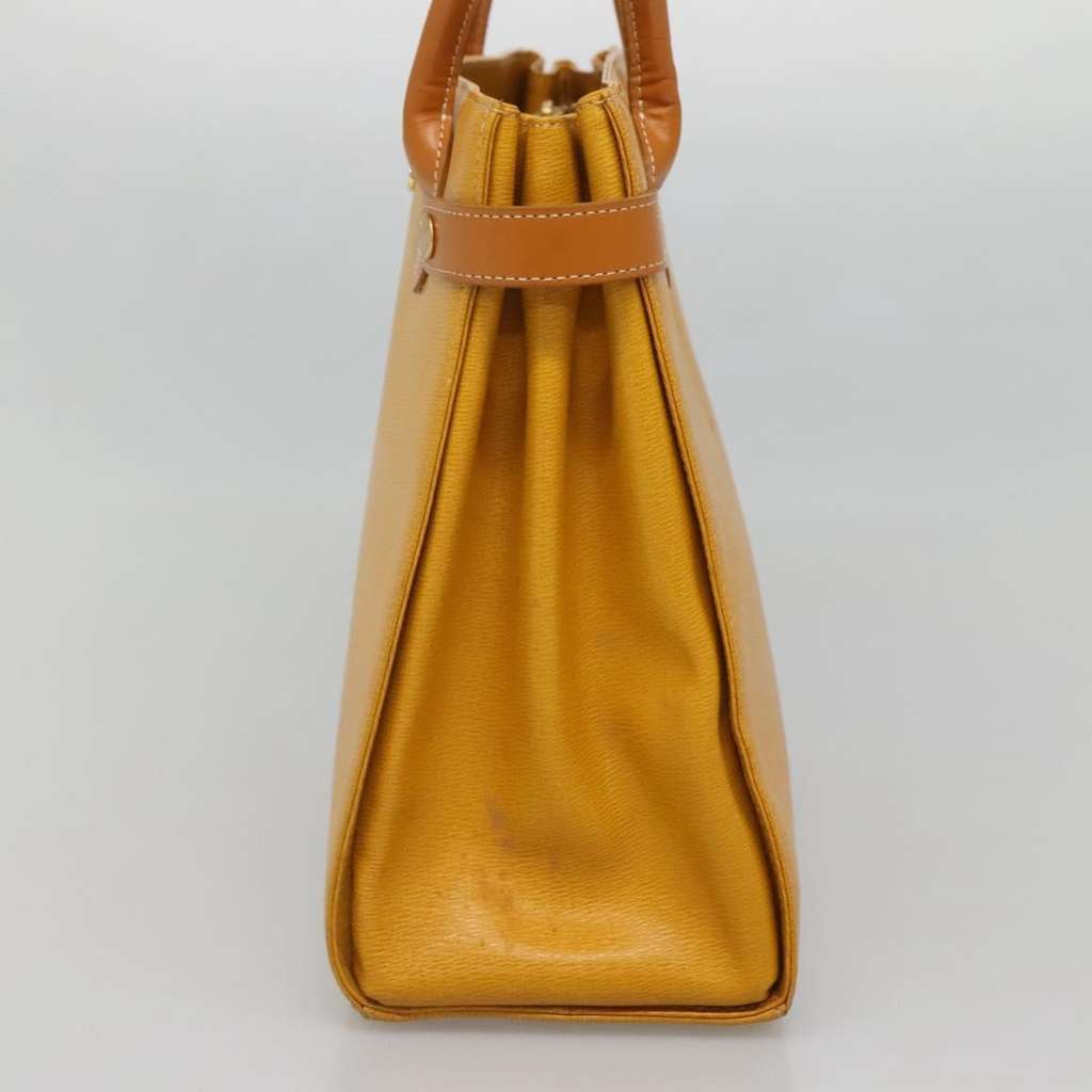 Burberry Vintage Handbag Yellow Leather Good condition - Model View