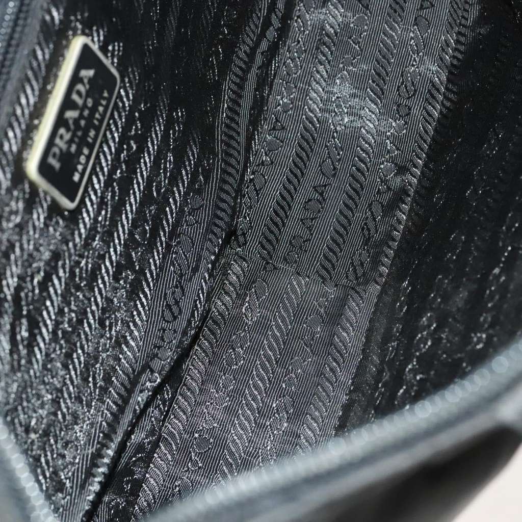 Prada Vintage Zip Handbag Black Good condition - Box View