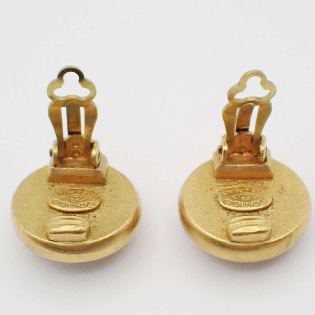 Chanel Vintage Round Clip-On Earrings Gold Good condition - Inside View