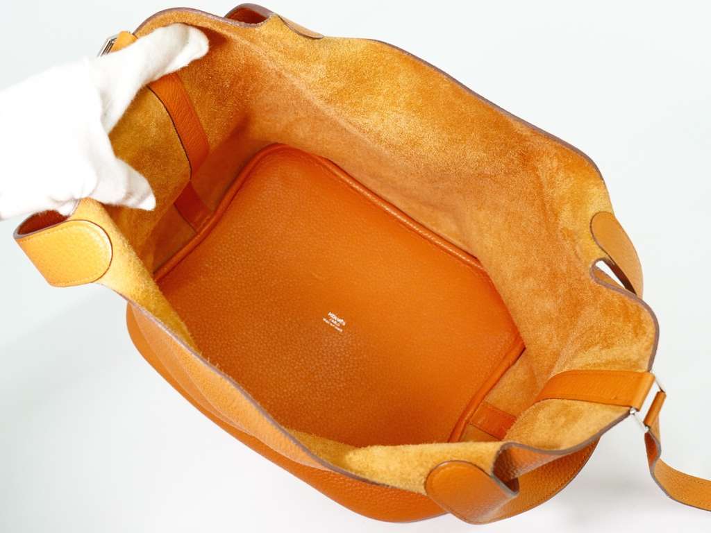 Hermès Picotin Lock Bag Orange Leather Good condition - Model View