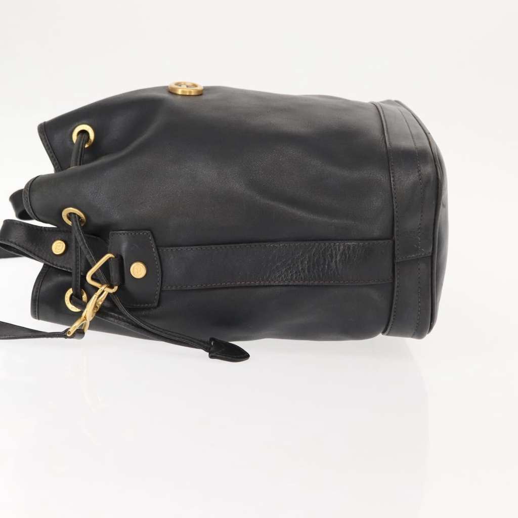Gucci Vintage Drawstring Shoulder Bag Black Leather Good condition - Model View
